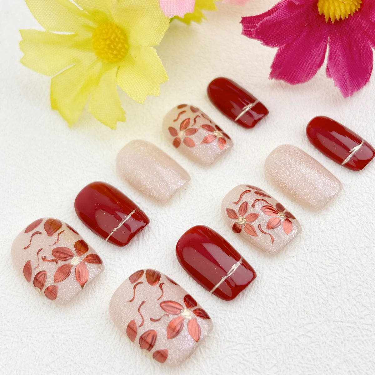 High-End Handmade Wearable Short Nails, Autumn and Winter Retro Red-Brown Nails, Elegant Hand-Painted Flower Fake Nail Stickers, with a Nail Tool Set
