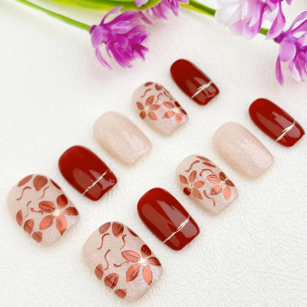 High-End Handmade Wearable Short Nails, Autumn and Winter Retro Red-Brown Nails, Elegant Hand-Painted Flower Fake Nail Stickers, with a Nail Tool Set